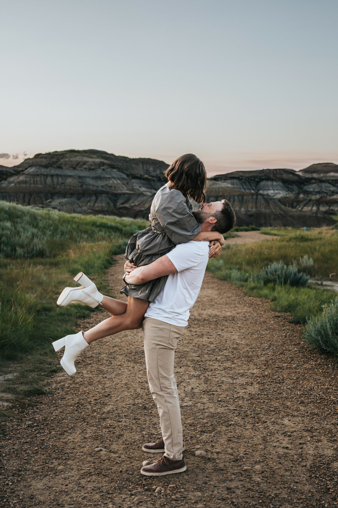 Love in the Badlands: Danielle and Brett’s Summer Engagement Photography at Horseshoe Canyon