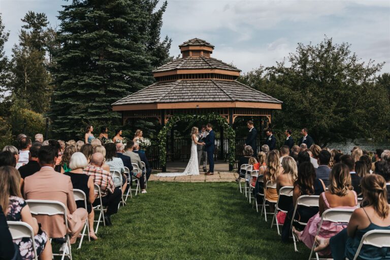 Waterfront Park Wedding Calgary: A Stylish Summer Celebration